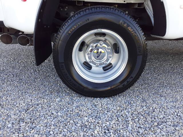 Certified 2024 Ford F350 Platinum AWD/4WD image 8