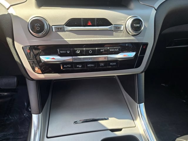Certified 2023 Ford Explorer XLT w/ Equipment Group 202A AWD/4WD image 16