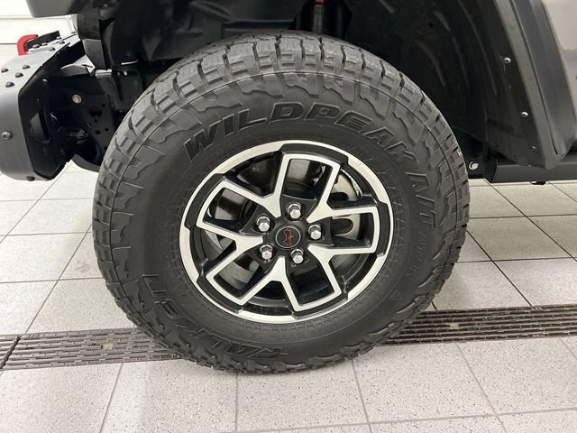 Used 2024 Jeep Gladiator Rubicon w/ Technology Group AWD/4WD image 10