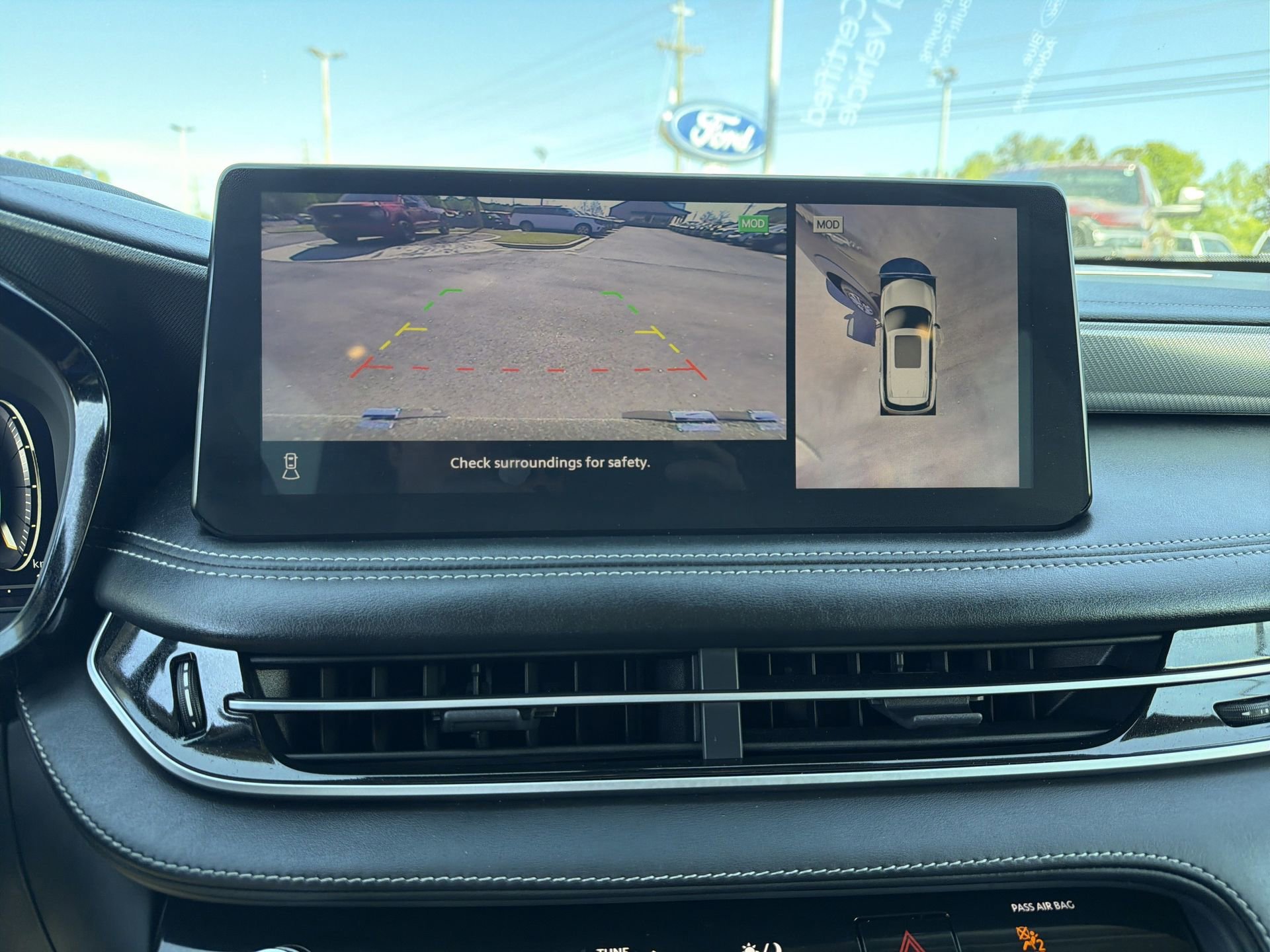 Used 2023 INFINITI QX60 Luxe w/ Cargo Package FWD image 13