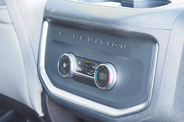 Certified 2025 Ford Expedition Active AWD/4WD image 16
