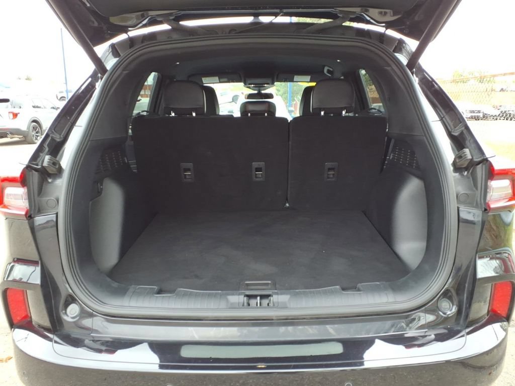 Certified 2024 Ford Escape ST-Line w/ Tech Pack #1 AWD/4WD image 9