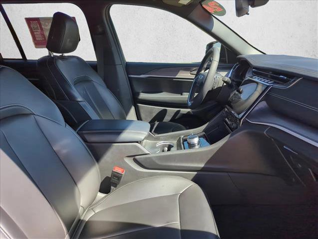 Used 2024 Jeep Grand Cherokee Limited w/ Trailer Tow Package AWD/4WD image 25