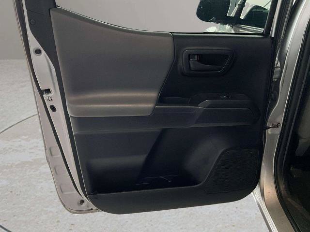 Used 2018 Toyota Tacoma SR AWD/4WD image 18
