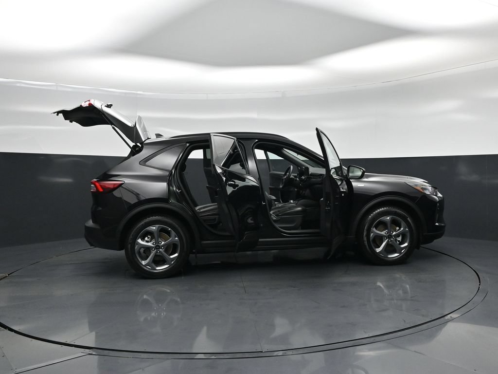 Certified 2025 Ford Escape ST-Line FWD image 5