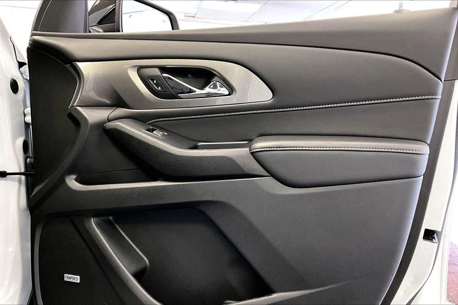 Used 2022 Chevrolet Traverse Premier w/ Redline Edition image 23