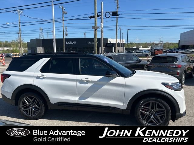 Certified 2025 Ford Explorer ST w/ Sun And Sound Package AWD/4WD image 7