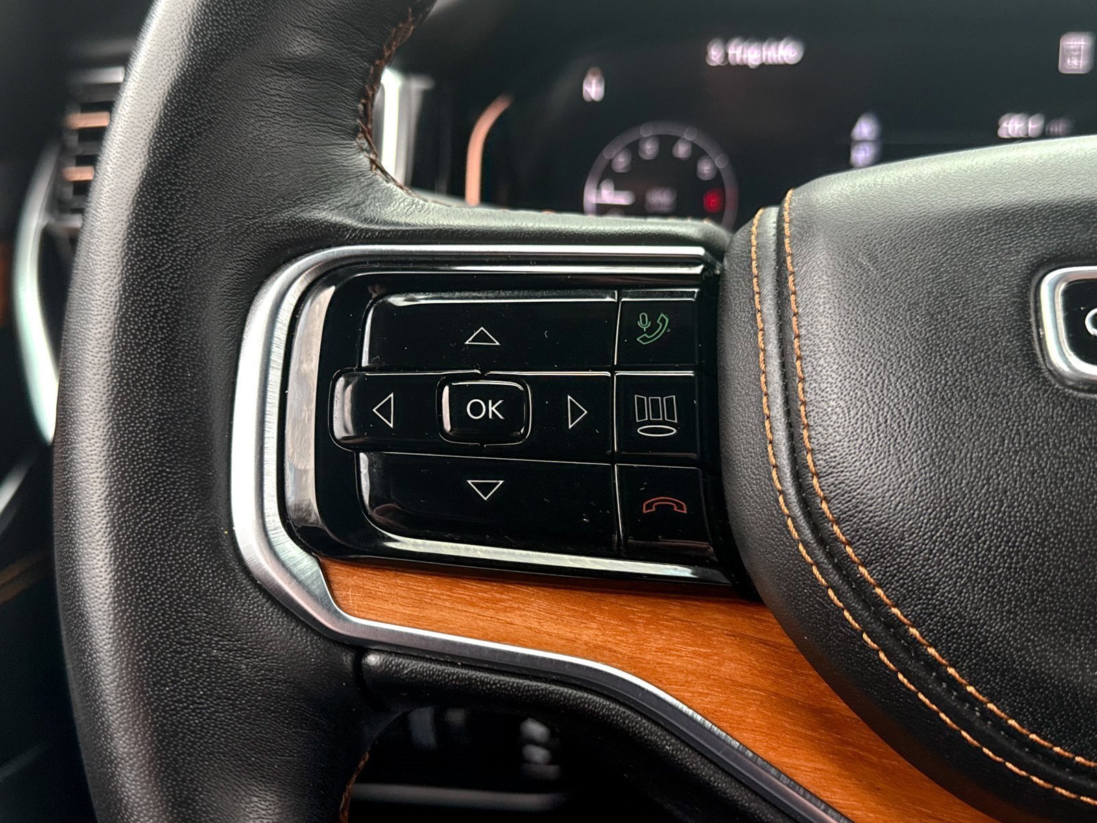 Used 2023 Jeep Grand Wagoneer Series III image 47