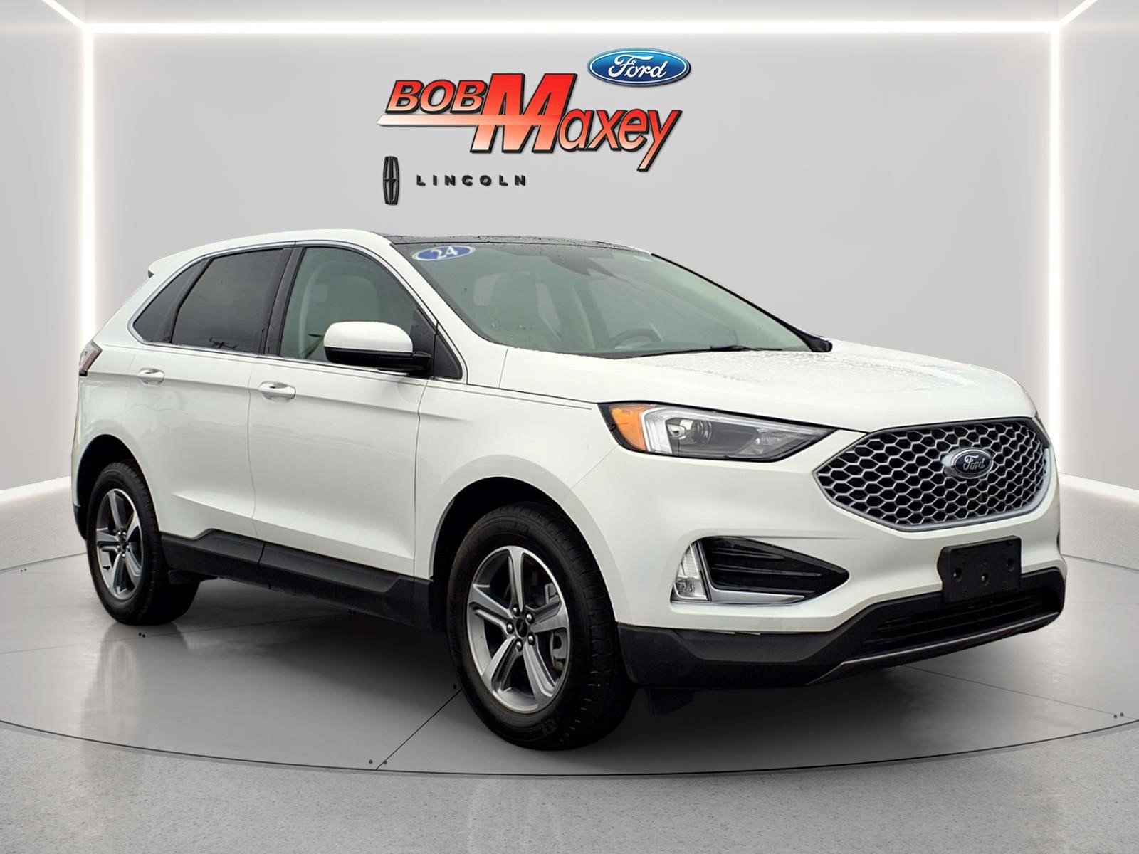 Certified 2024 Ford Edge SEL w/ Convenience Package AWD/4WD image 3