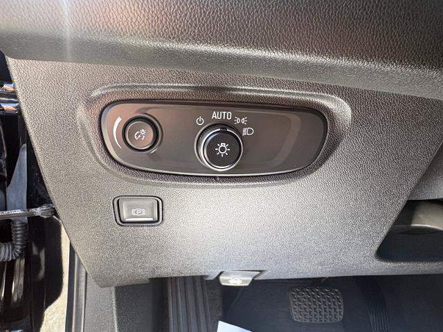 Used 2023 GMC Terrain SLE w/ Driver Convenience Package AWD/4WD image 16