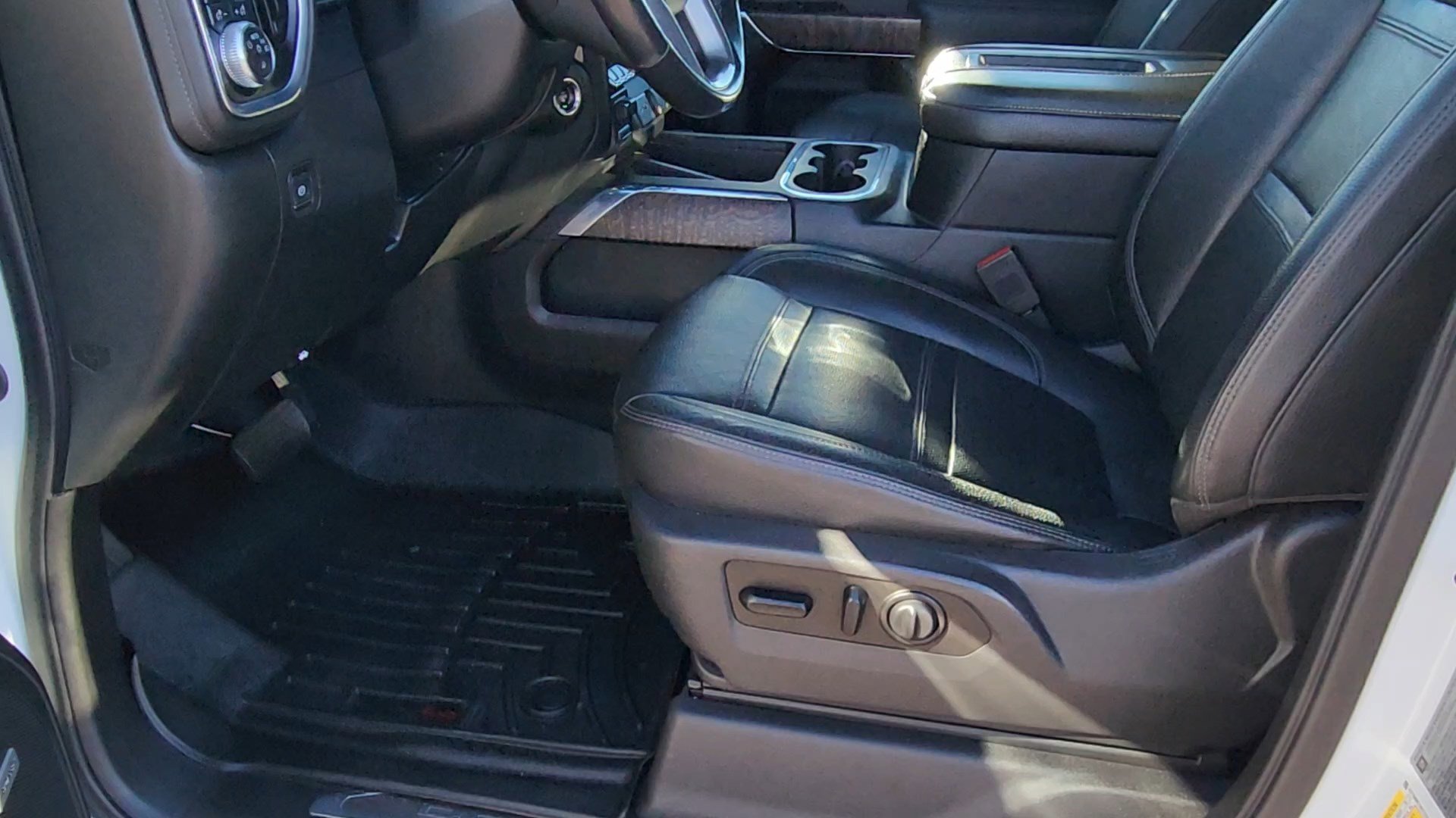 Used 2020 GMC Sierra 3500 Denali w/ Denali Ultimate Package image 19