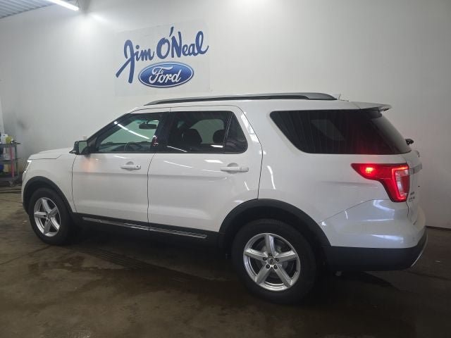 Certified 2017 Ford Explorer XLT w/ Equipment Group 202A AWD/4WD image 31