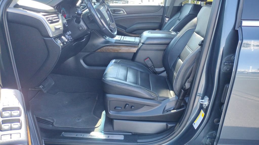 Used 2019 GMC Yukon XL Denali w/ Open Road Package AWD/4WD image 12
