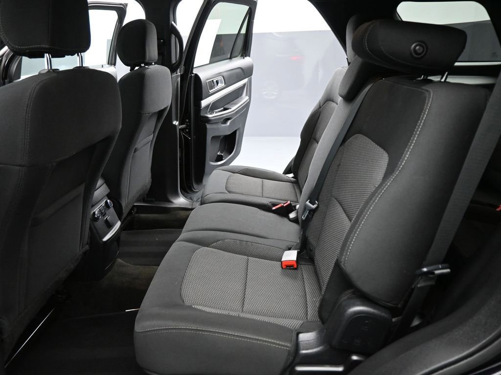 Certified 2017 Ford Explorer XLT image 46