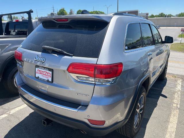 Used 2017 Jeep Grand Cherokee Limited AWD/4WD image 4