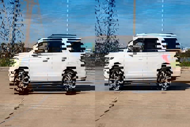 Certified 2020 Ford Expedition Limited w/ Equipment Group 302A image 4