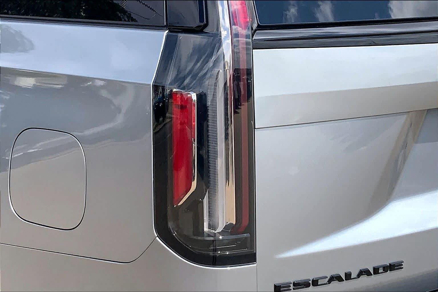Used 2024 Cadillac Escalade Sport w/ LPO, ONYX Package AWD/4WD image 29