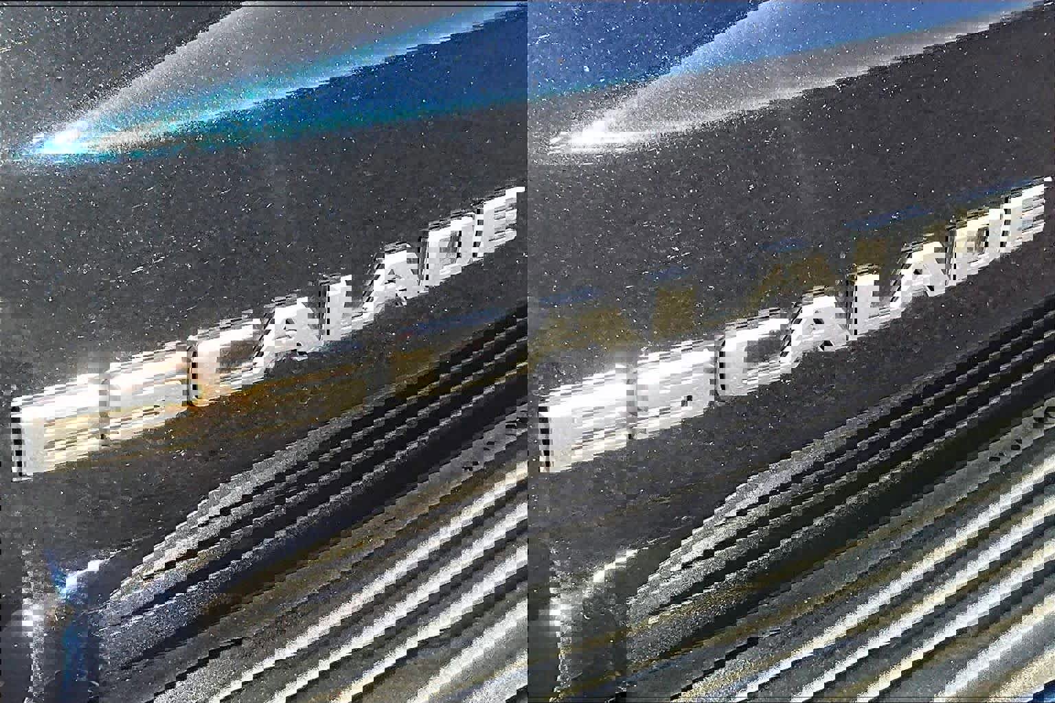 Used 2023 Cadillac Escalade ESV Premium Luxury image 31