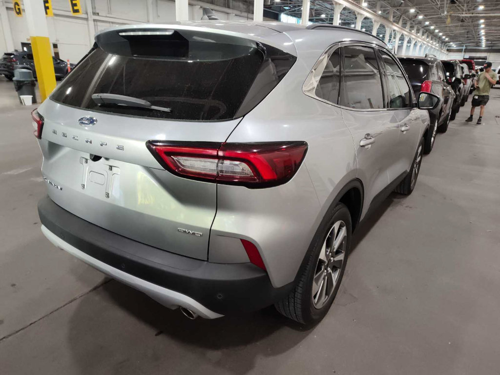 Certified 2023 Ford Escape Platinum AWD/4WD image 4