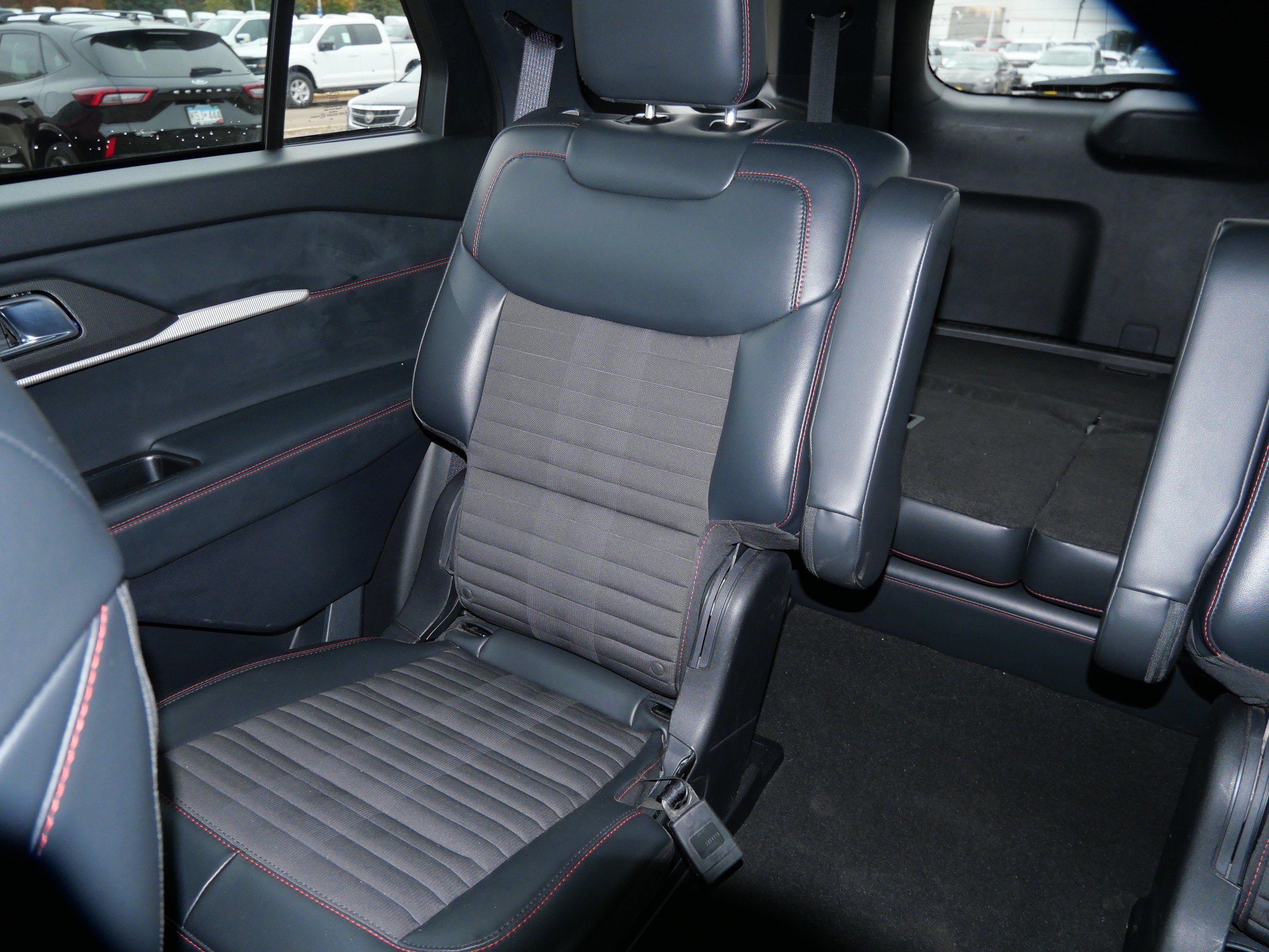 Certified 2025 Ford Explorer ST-Line AWD/4WD image 12