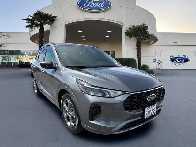 Certified 2023 Ford Escape ST-Line w/ Equipment Group 301A image 4