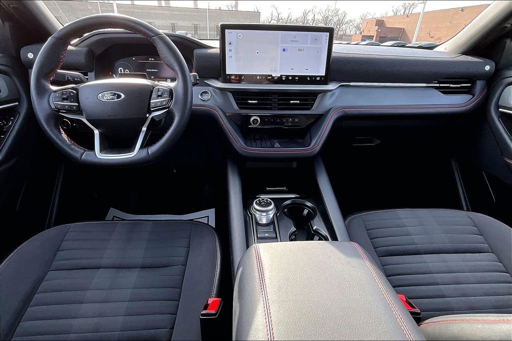Certified 2025 Ford Explorer ST-Line w/ Premium Package image 14
