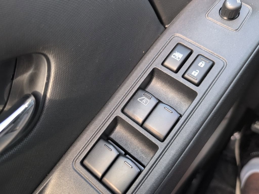 Used 2023 Nissan Frontier SV w/ SV Convenience Package image 22