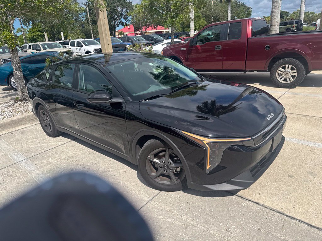 Used 2025 Kia K4 FWD image 1