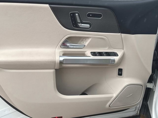 Used 2021 Mercedes-Benz GLB 250 image 25