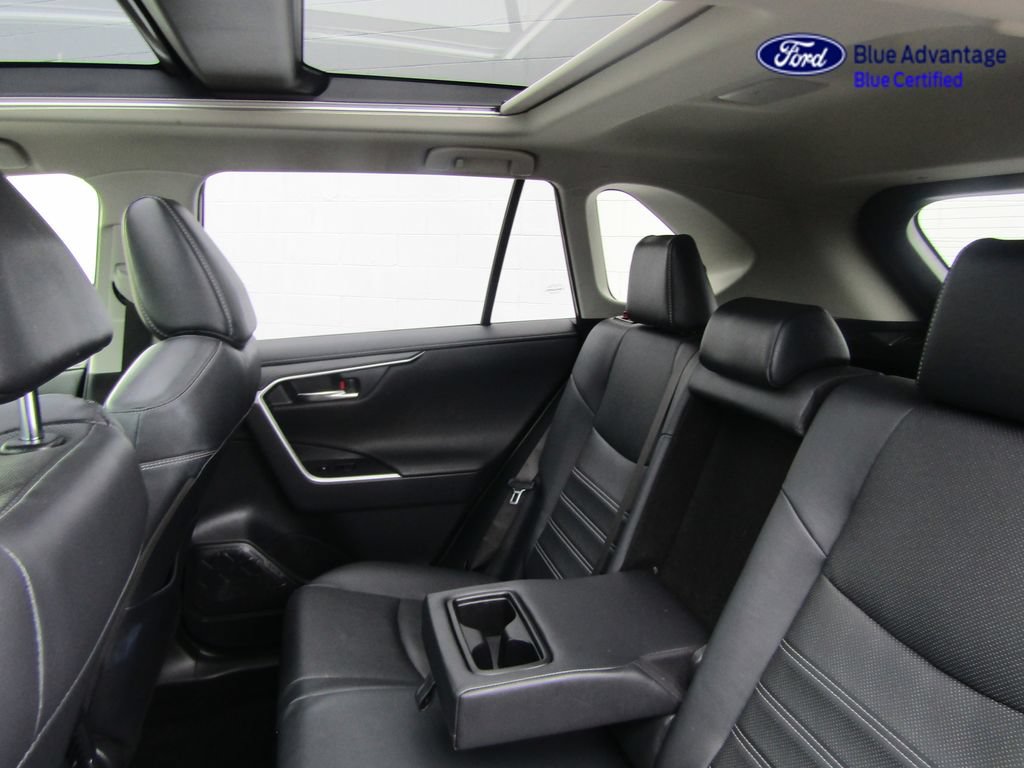 Used 2022 Toyota RAV4 Limited AWD/4WD image 32