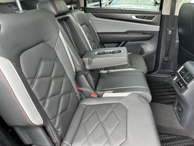 Used 2024 Volkswagen Atlas Peak Edition SE AWD/4WD image 20