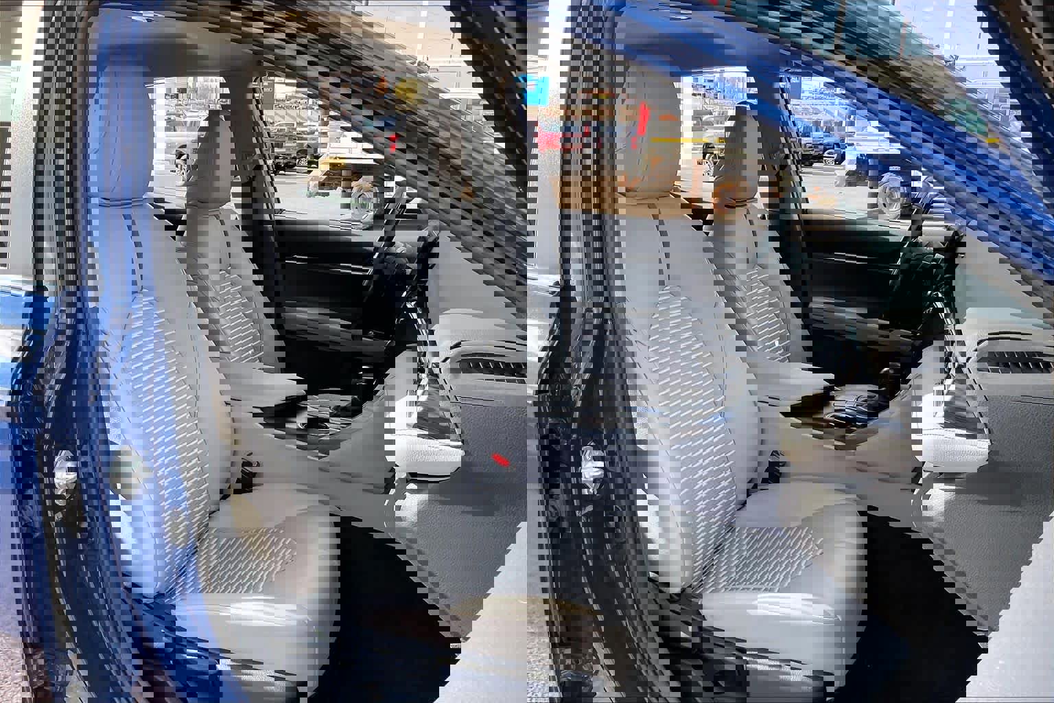 Used 2024 Toyota Camry SE image 8