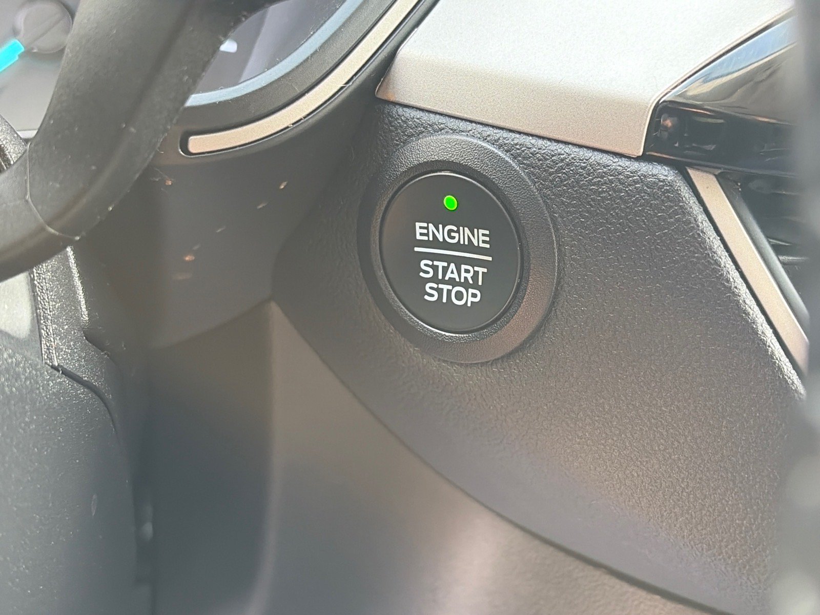 Certified 2022 Ford Escape SE w/ SE Sport Appearance Package AWD/4WD image 14