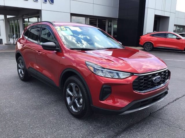 Certified 2025 Ford Escape ST-Line w/ Cold Weather Package