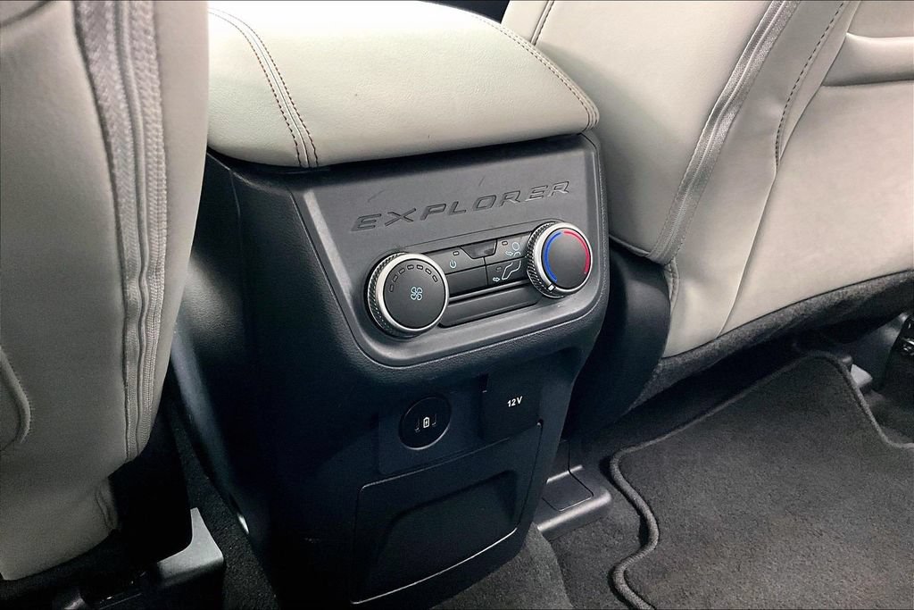 Certified 2025 Ford Explorer Active w/ Active Comfort Package AWD/4WD image 34