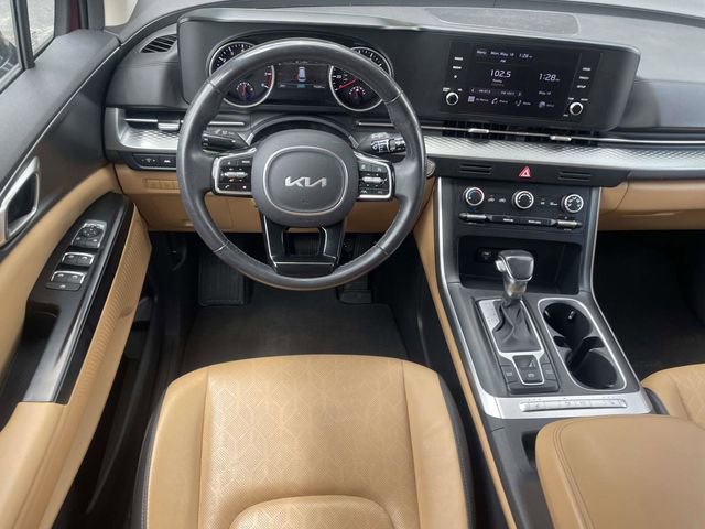 Used 2023 Kia Carnival LX FWD image 13