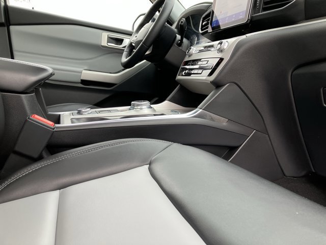 Certified 2023 Ford Explorer XLT w/ Equipment Group 202A image 40