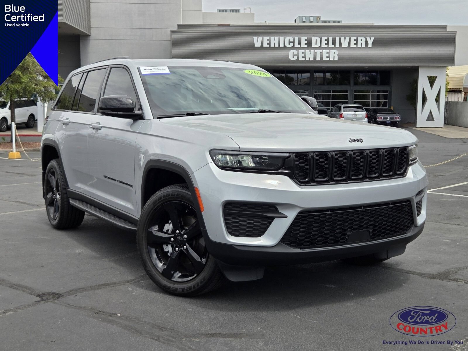 Used 2024 Jeep Grand Cherokee Altitude AWD/4WD image 1