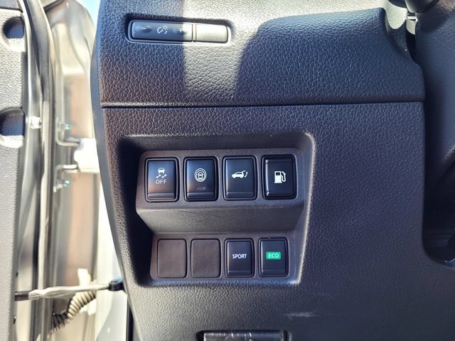 Used 2019 Nissan Rogue SV FWD image 14