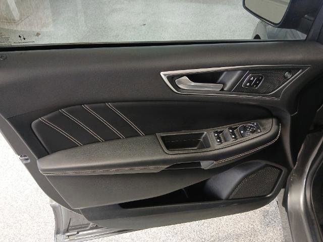 Certified 2023 Ford Edge ST image 12