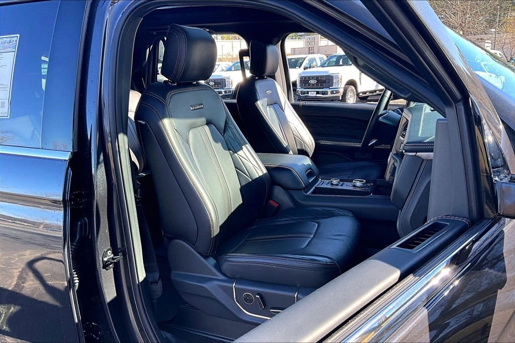 Certified 2024 Ford Expedition Platinum image 7