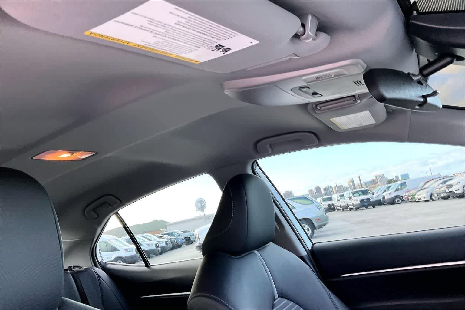 Used 2022 Toyota Camry SE FWD image 30