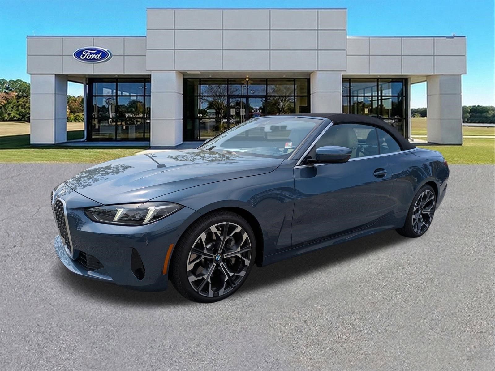 Used 2025 BMW 430i Convertible w/ Premium Package RWD image 4