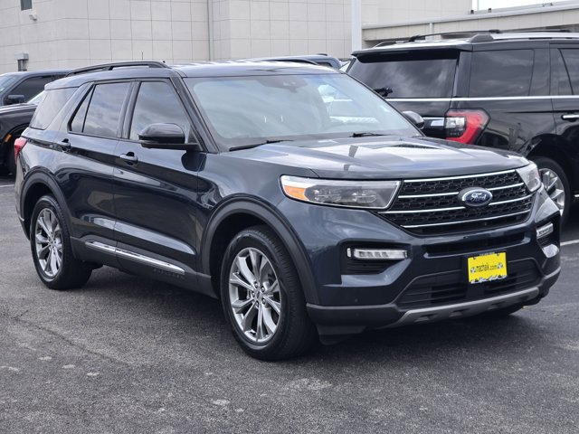 Certified 2022 Ford Explorer XLT w/ Equipment Group 202A RWD image 3