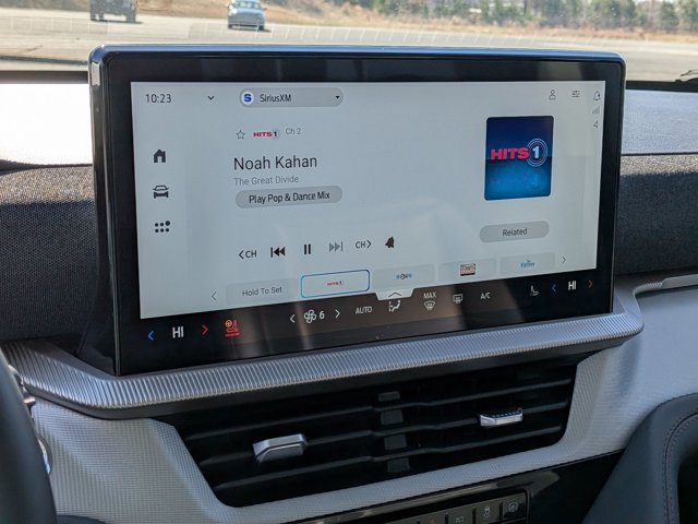 Certified 2025 Ford Explorer Active w/ Active Comfort Package image 21