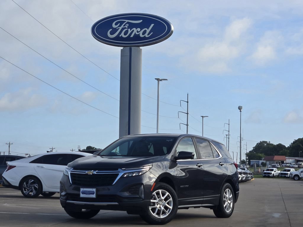 Used 2023 Chevrolet Equinox LT AWD/4WD image 2