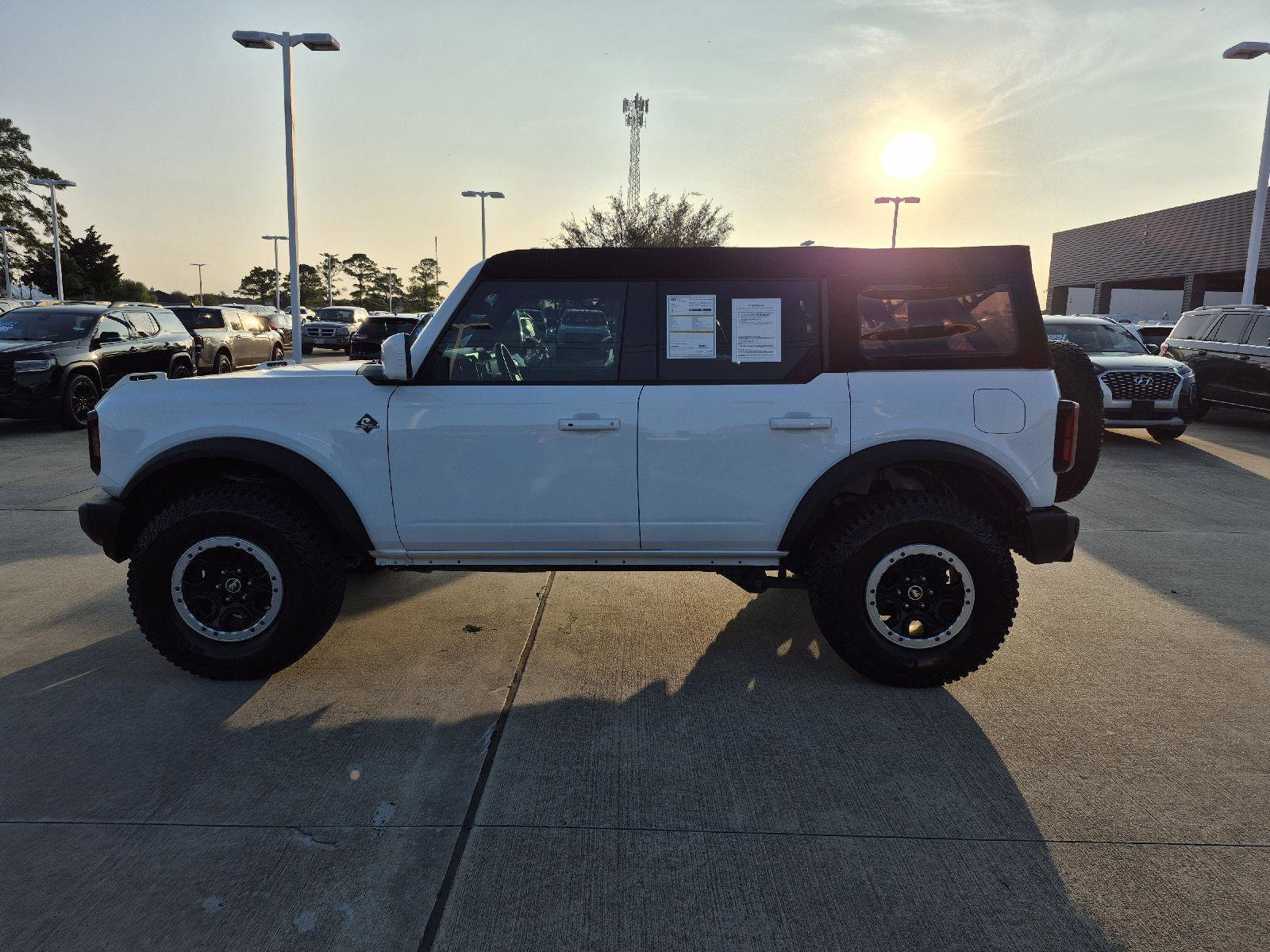 Certified 2023 Ford Bronco Outer Banks w/ Sasquatch Package image 2