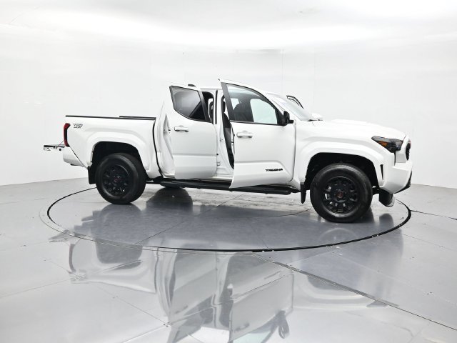Used 2025 Toyota Tacoma TRD Sport AWD/4WD image 49