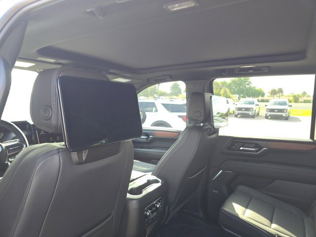 Used 2025 GMC Yukon XL Denali w/ Denali Reserve Package AWD/4WD image 10