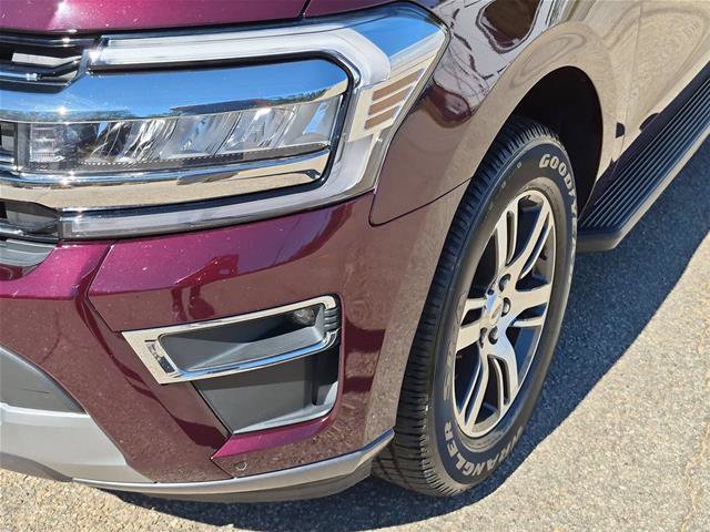 Certified 2024 Ford Expedition Limited AWD/4WD image 9